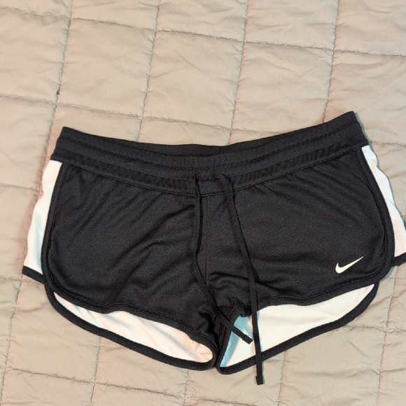 Nike Dri fit Shorts - Picture 1 of 3